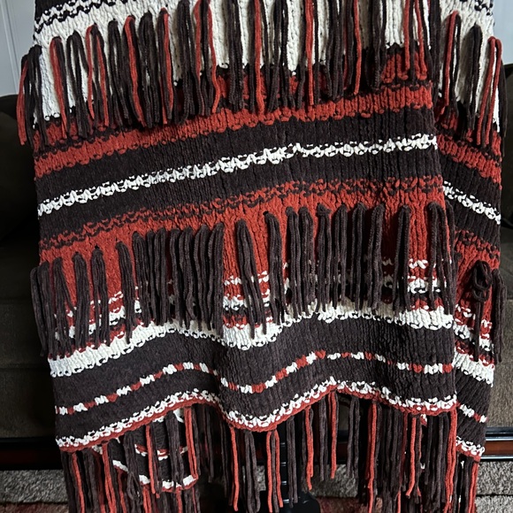 Vintage • Southwestern• Alpaca Fabric • Brown/Beige • One Size • Fringe • Poncho - Picture 8 of 14
